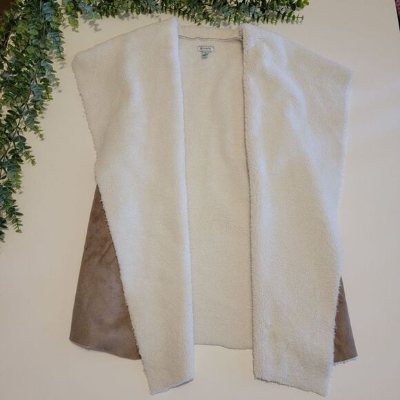 NEW Faux Suede Shearing Open Front Layerable Vest - Picture 2 of 10